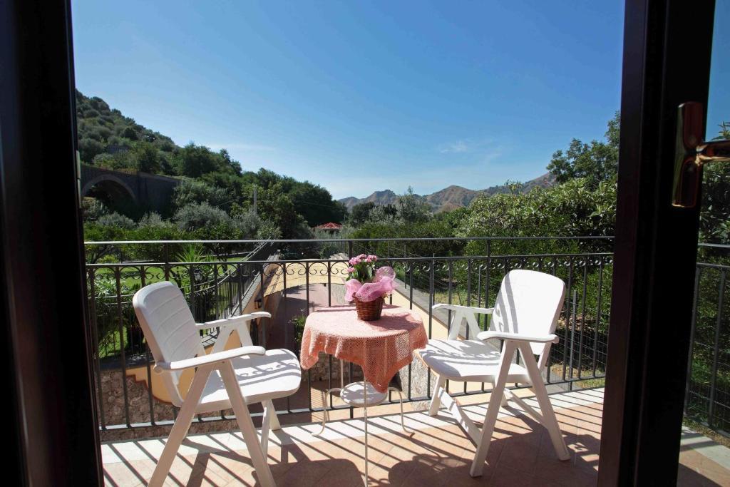Villa Veronica Giardini Naxos Ruang foto