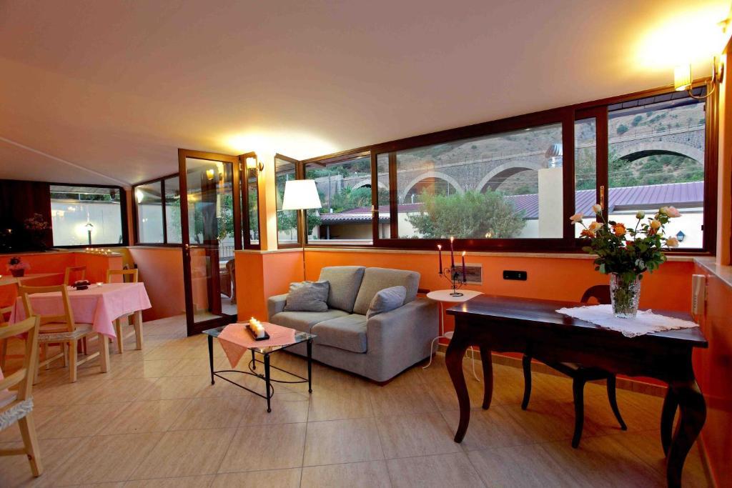 Villa Veronica Giardini Naxos Bagian luar foto